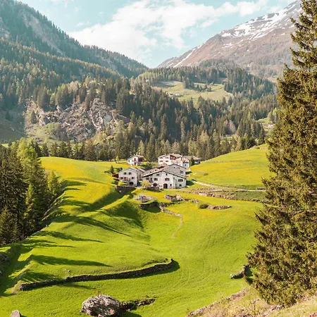 度假居 Sunny, Rustical 5 In Valposchiavo *