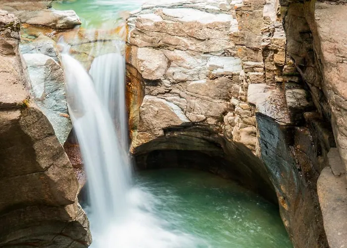 Дом отдыха Sunny, Rustical 5 In Valposchiavo *